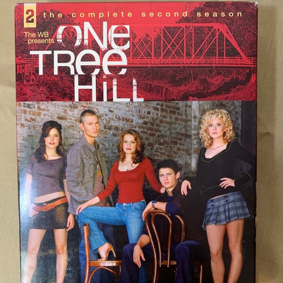 One Tree Hill Seasons 1 - 3 DVD set - Picture 6 of 12